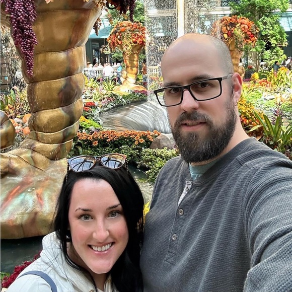 Meet your Posher, Elizabeth - Picture 2 of 5